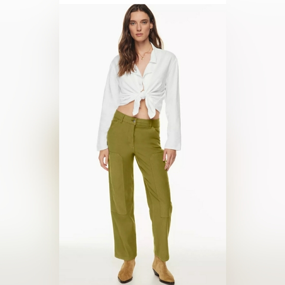 Aritzia Pants - Aritzia Brennan high-waisted cargo pant, NWT